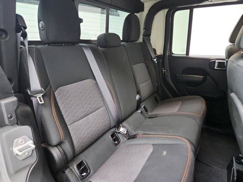 Used 2020 Jeep Gladiator Mojave w/ Cold Weather Group AWD/4WD image 26