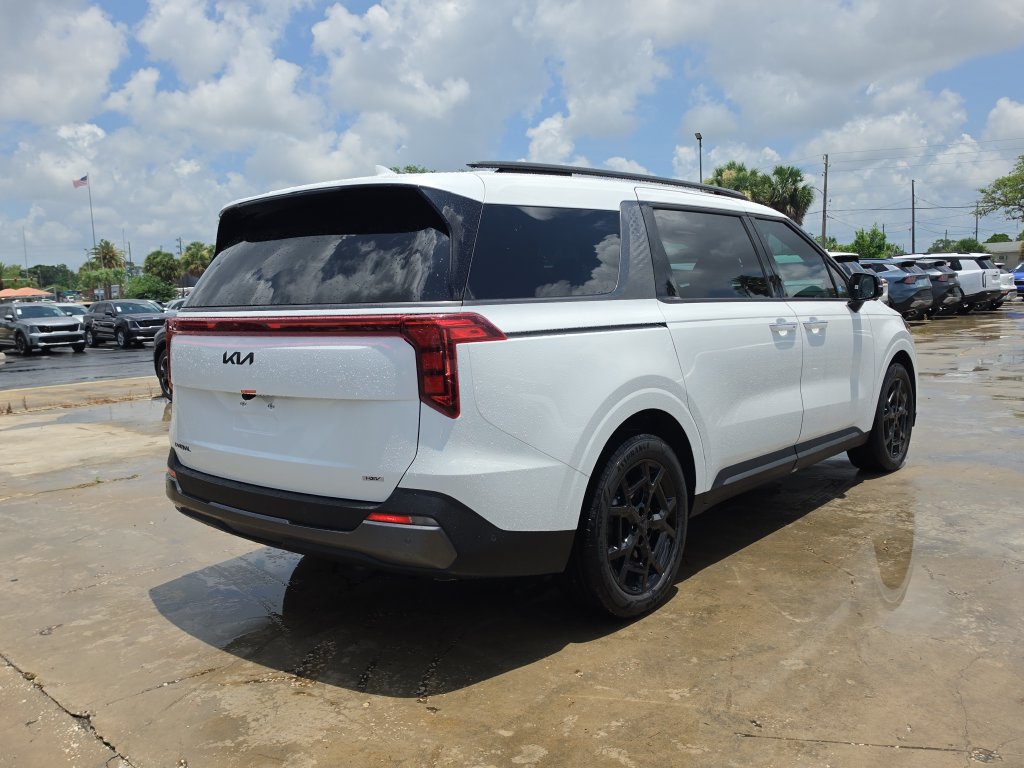 New 2026 Kia Carnival SX w/ SX Dark Edition Package FWD image 8