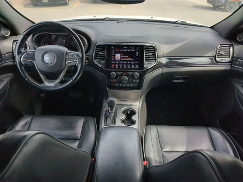 Used 2020 Jeep Grand Cherokee Overland AWD/4WD image 27