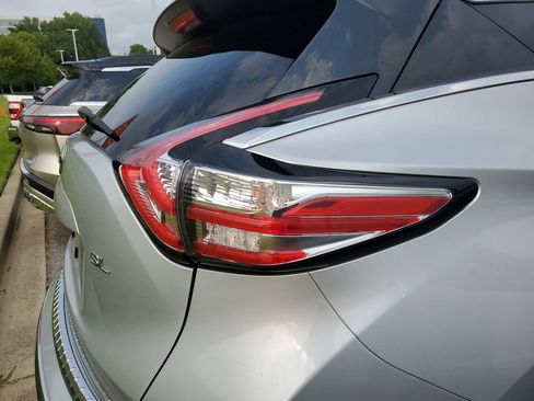 Used 2017 Nissan Murano SL w/ SL Technology Package FWD image 18