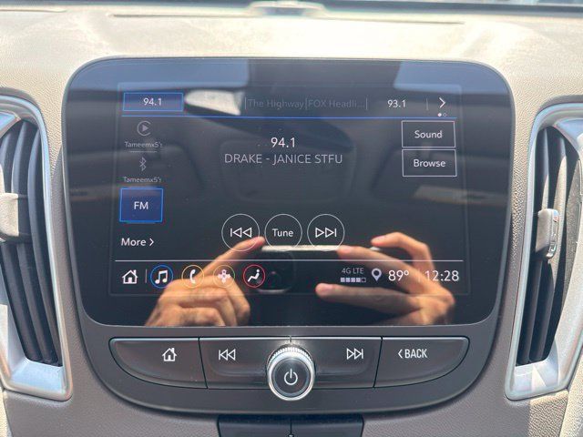 Used 2025 Chevrolet Malibu LT FWD image 14