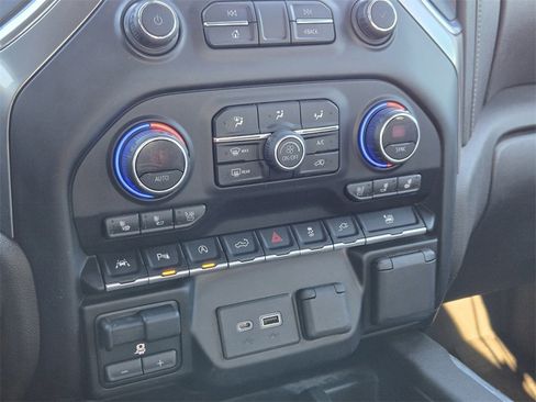 Used 2020 Chevrolet Silverado 1500 LTZ w/ LTZ Plus Package image 13