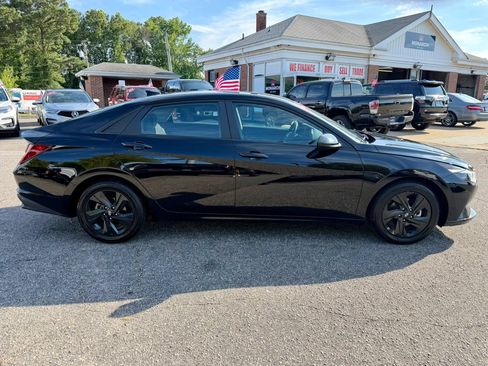 Used 2023 Hyundai Elantra SEL FWD image 6