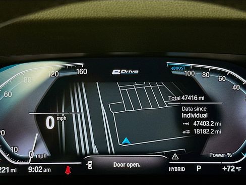 Used 2022 BMW 330e w/ M Sport Package image 18