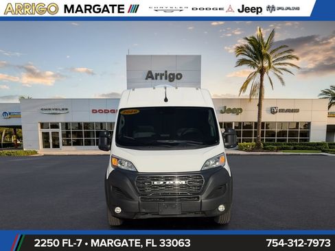 Used 2026 RAM ProMaster 2500 w/ Convenience Group FWD image 2