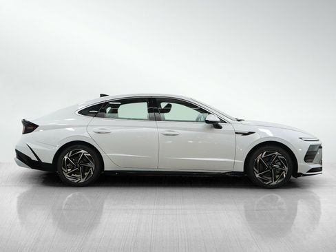 Certified 2025 Hyundai Sonata SEL FWD image 6