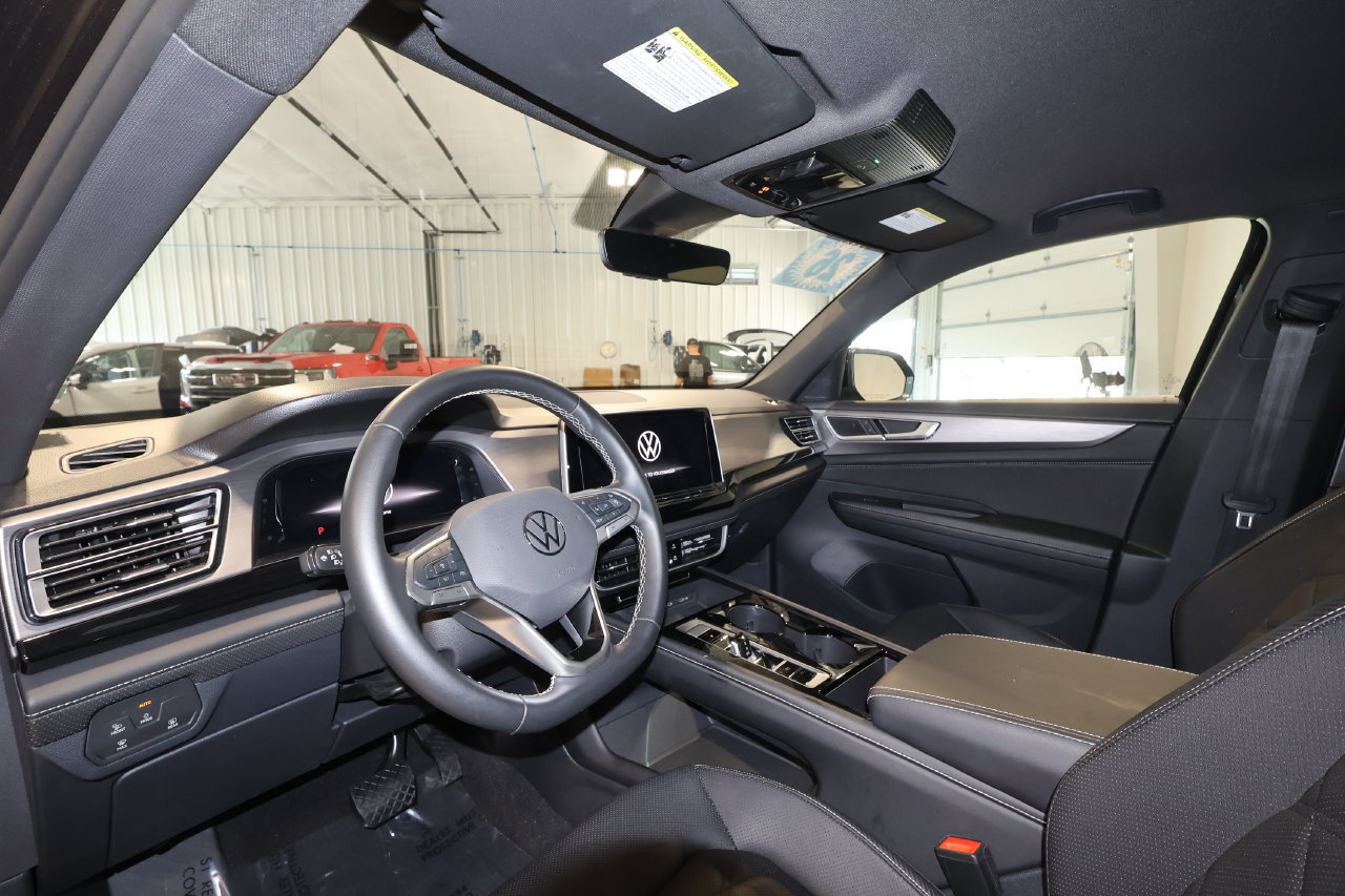 Used 2026 Volkswagen Atlas Cross Sport SE AWD/4WD image 9