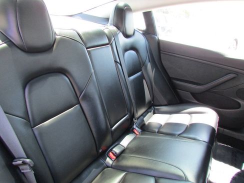 Used 2023 Tesla Model 3 Standard Range RWD image 30