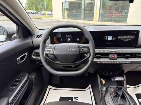 New 2026 Kia K4 FWD image 24