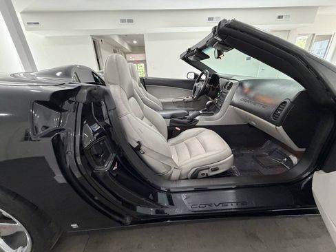 Used 2006 Chevrolet Corvette Convertible RWD image 12