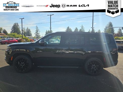 Used 2022 Jeep Wagoneer Series I AWD/4WD image 4