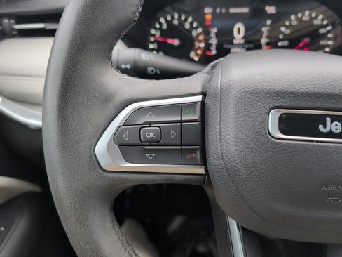 Used 2024 Jeep Compass Limited image 24