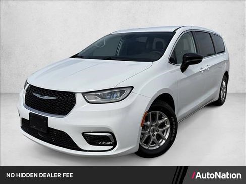 Used 2024 Chrysler Pacifica Touring-L FWD image 1