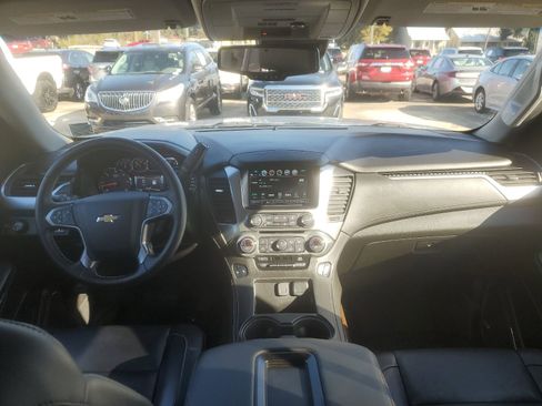 Used 2019 Chevrolet Suburban LT image 9