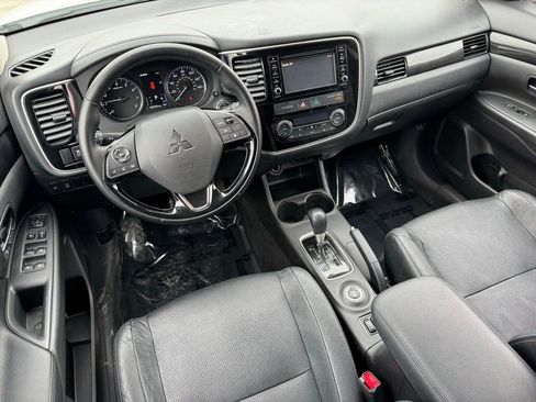 Used 2016 Mitsubishi Outlander ES image 7