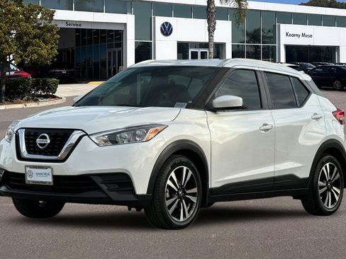 Used 2020 Nissan Kicks SV image 8