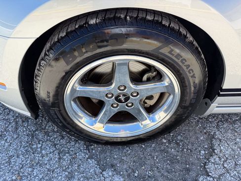 Used 2013 Ford Mustang Coupe RWD image 9