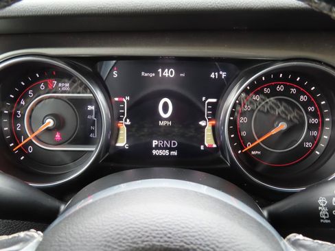 Used 2019 Jeep Wrangler Unlimited Sahara w/ Uconnect 4C Nav & Sound Group image 17