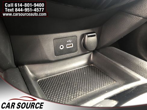 Used 2018 Nissan Rogue SV w/ Premium Package image 19