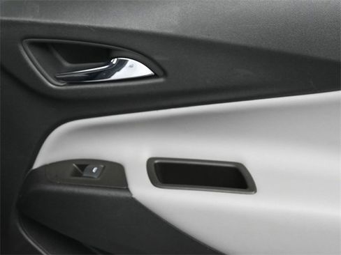 Used 2023 Chevrolet Equinox LS image 30