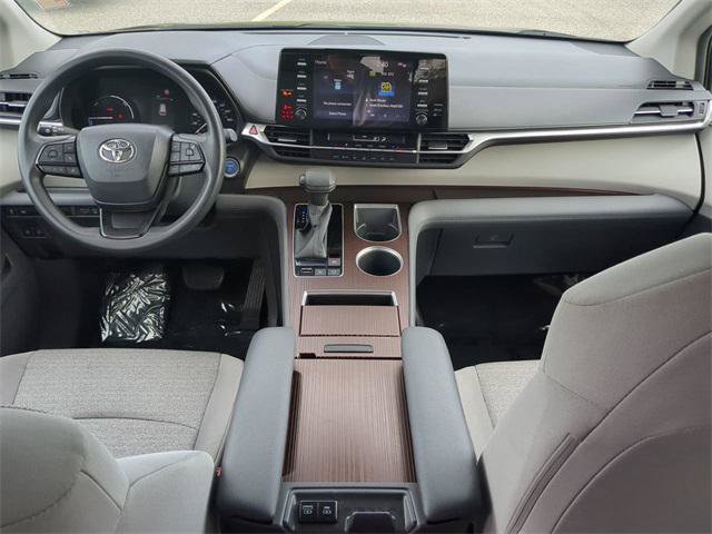 Certified 2022 Toyota Sienna LE FWD image 15