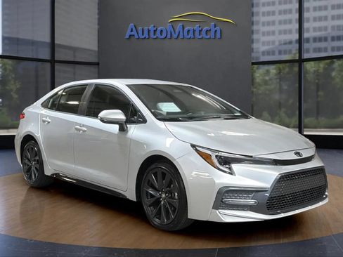 Used 2026 Toyota Corolla SE FWD image 1