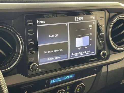 Used 2023 Toyota Tacoma TRD Off-Road image 17