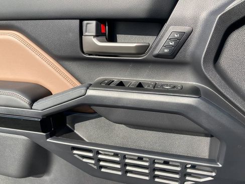 New 2026 Toyota 4Runner Limited AWD/4WD image 15