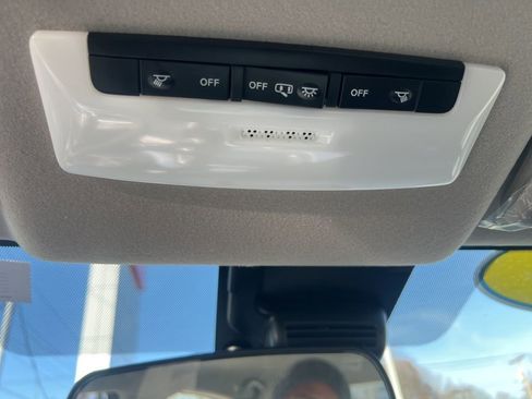 New 2025 Nissan Versa SV image 54