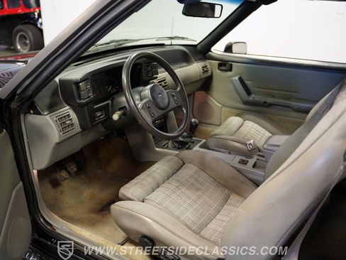 Used 1989 Ford Mustang GT RWD image 4