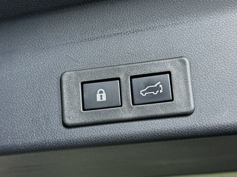 Used 2024 Subaru Ascent Premium w/ Convenience Package image 30