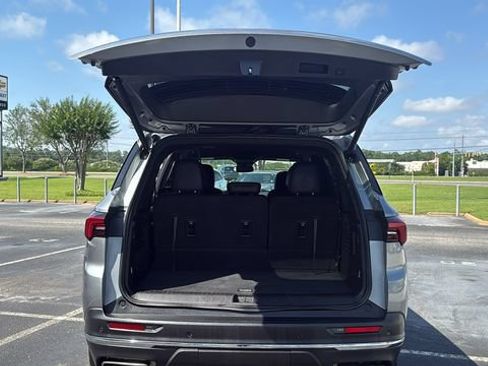 Used 2025 Buick Enclave Preferred FWD image 10