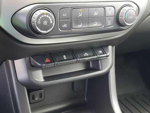 Certified 2022 Chevrolet Colorado LT w/ LT Convenience Package AWD/4WD image 18