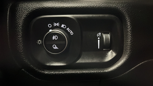 Used 2025 RAM 1500 Big Horn AWD/4WD image 31