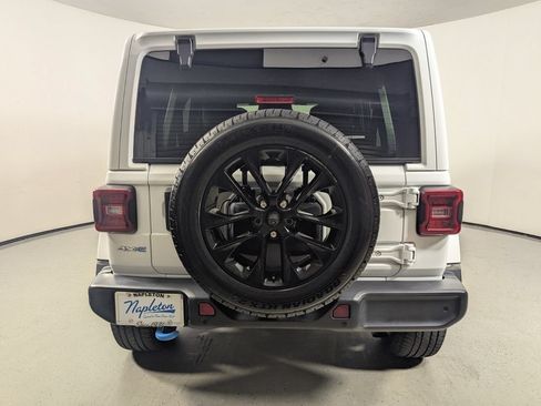 Used 2024 Jeep Wrangler Unlimited Sahara w/ Technology Group AWD/4WD image 7