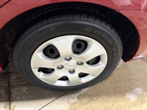 Used 2008 Kia Spectra EX image 26