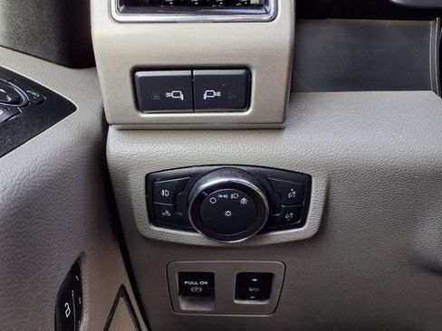 Used 2019 Ford F150 Lariat image 16