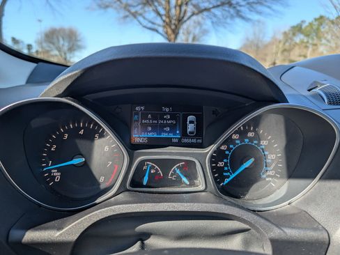 Used 2016 Ford Escape SE w/ Equipment Group 201A image 7