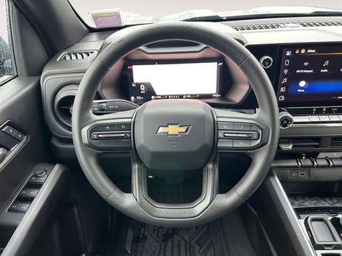 Used 2025 Chevrolet Colorado W/T image 14