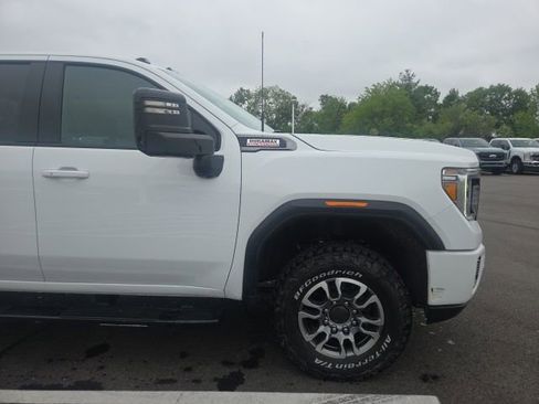 Used 2023 GMC Sierra 2500 AT4 w/ AT4 Preferred Package AWD/4WD image 6