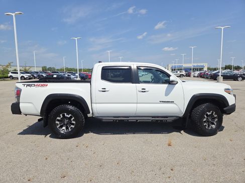 Used 2021 Toyota Tacoma TRD Off-Road AWD/4WD image 18