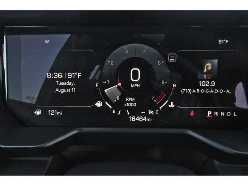 Used 2025 GMC Acadia Elevation w/ Elevation Premium Package FWD image 17