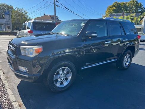 Used 2013 Toyota 4Runner SR5 image 2