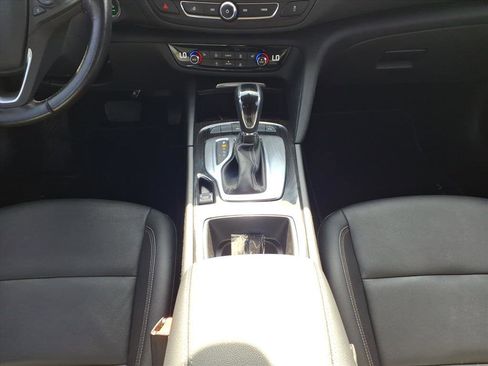 Used 2018 Buick Regal Essence w/ Driver Confidence Package #1 image 18