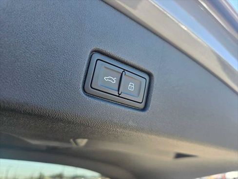 Used 2024 Audi Q4 e-tron Premium RWD image 15
