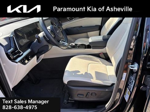Certified 2025 Kia Sportage EX AWD/4WD image 17