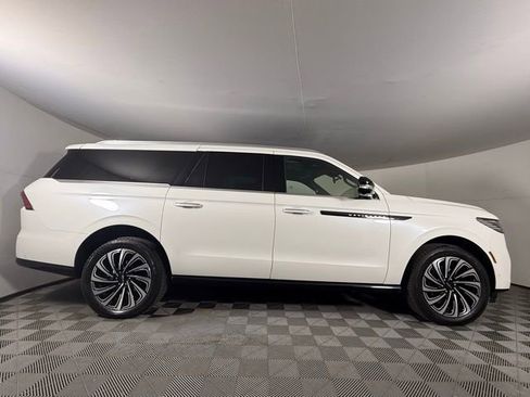 Used 2025 Lincoln Navigator L Black Label image 8