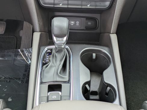 Used 2019 Hyundai Santa Fe SEL FWD image 17