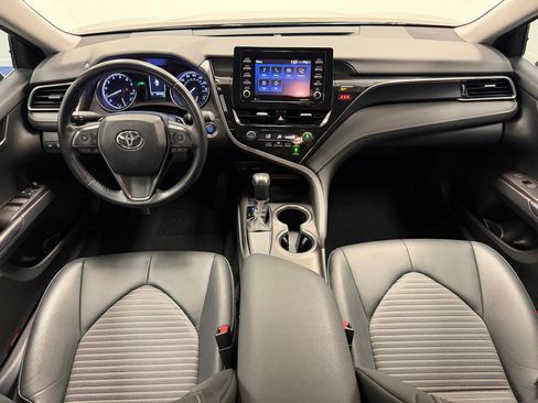 Used 2021 Toyota Camry SE w/ Convenience Package FWD image 28