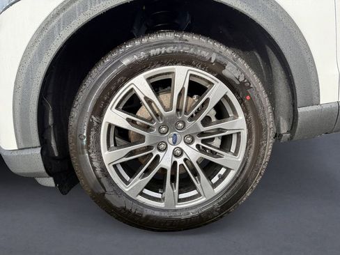 New 2026 Ford Explorer Active w/ Active Comfort Package AWD/4WD image 9